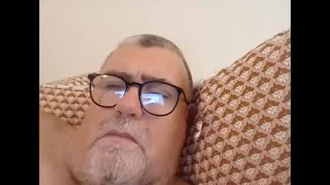 twohats2810 online show from November 2025 10:03:02 PM