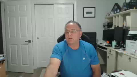 Twopeopleinlove online show from October 2025 12:26:01 PM