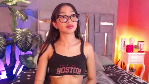 tyla_ks online show from September 2025 07:50:02 PM