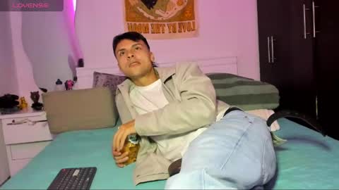 Snapshot of tyler_axel chatting on May 2026 01:45:01 AM tyler_axel online show from May 2026 01:45:01 AM