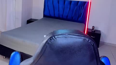 tyler_bell_ online show from April 2026 03:07:01 AM