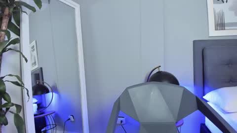 Snapshot of tyler_fox_ chatting on October 2025 09:05:02 PM Tyler Fox online show from October 2025 09:05:02 PM