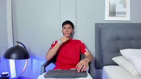 Snapshot of tyler_fox_ chatting on February 2026 09:37:02 PM Tyler Fox online show from February 2026 09:37:02 PM