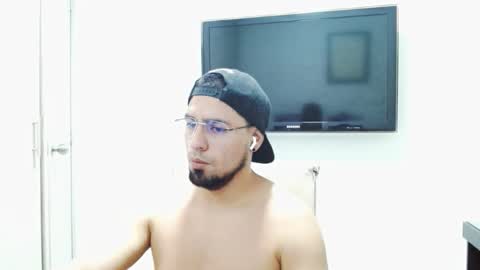 Snapshot of tyler_frank chatting on June 2026 02:11:02 AM tyler_frank online show from June 2026 02:11:02 AM