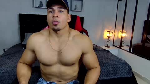 tyler_hank1 online show from December 2024 03:36:02 AM