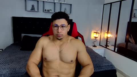 tyler_hank1 online show from December 2024 10:11:02 AM