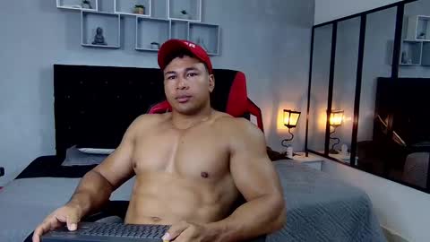 tyler_hank1 online show from March 2025 11:42:02 AM