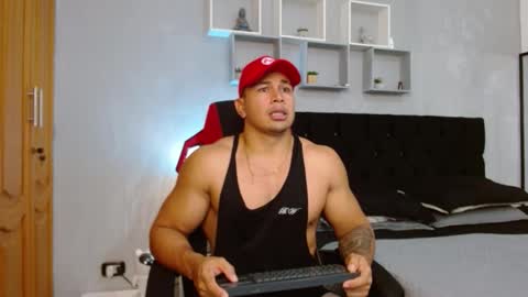 tyler_hank1 online show from November 2025 08:36:02 PM