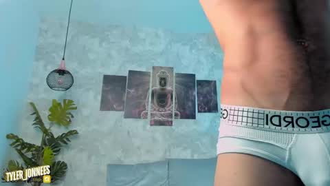 Snapshot of tyler_jonnes chatting on February 2025 04:20:01 AM Tyler online show from February 2025 04:20:01 AM