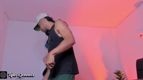 Snapshot of tyler_jonnes chatting on October 2025 10:43:02 PM Tyler online show from October 2025 10:43:02 PM