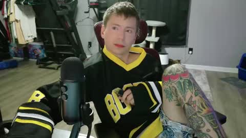 Snapshot of tylernextdoor chatting on May 2026 01:46:02 AM Tyler online show from May 2026 01:46:02 AM