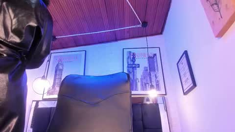       online show from October 2025 04:08:02 AM