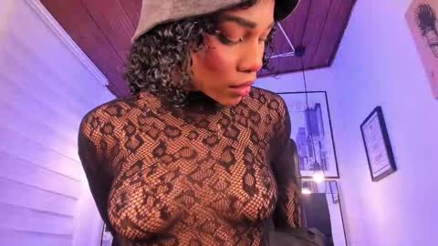       online show from October 2025 03:59:02 AM