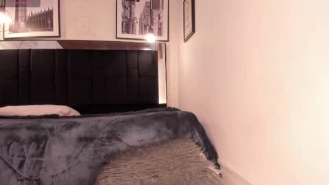       online show from November 2025 03:06:02 AM