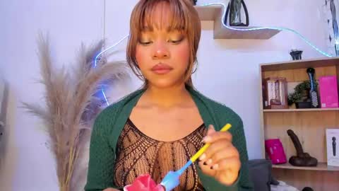 tylla__ online show from April 2026 11:21:03 PM