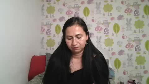 Snapshot of tyna_b chatting on April 2026 09:39:33 PM Tyna online show from April 2026 09:39:33 PM