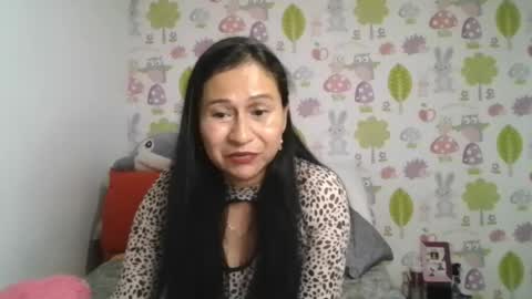 Snapshot of tyna_b chatting on April 2026 11:09:01 AM Tyna online show from April 2026 11:09:01 AM