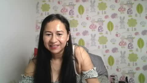 Snapshot of tyna_b chatting on April 2026 12:34:01 AM Tyna online show from April 2026 12:34:01 AM