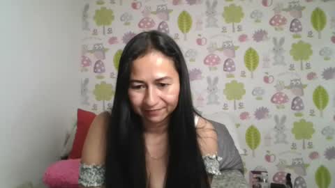 Snapshot of tyna_b chatting on April 2026 01:42:02 AM Tyna online show from April 2026 01:42:02 AM