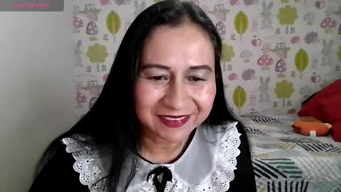 Snapshot of tyna_b chatting on May 2026 03:50:02 PM Tyna online show from May 2026 03:50:02 PM