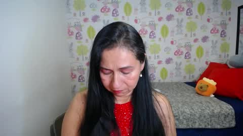 Snapshot of tyna_b chatting on May 2026 12:16:01 AM Tyna online show from May 2026 12:16:01 AM