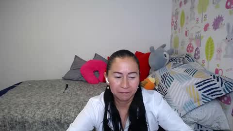 Snapshot of tyna_b chatting on May 2026 08:58:02 PM Tyna online show from May 2026 08:58:02 PM