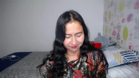 Snapshot of tyna_b chatting on May 2026 07:11:01 PM Tyna online show from May 2026 07:11:01 PM
