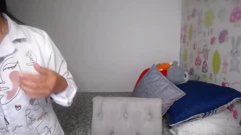Snapshot of tyna_b chatting on May 2026 01:43:02 PM Tyna online show from May 2026 01:43:02 PM
