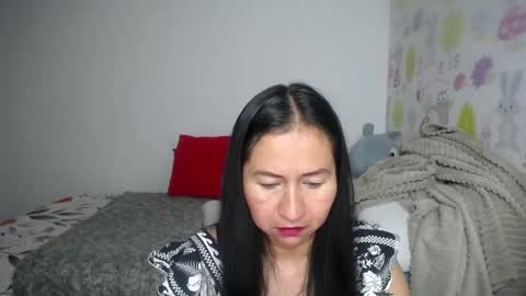 Snapshot of tyna_b chatting on May 2026 07:47:01 AM Tyna online show from May 2026 07:47:01 AM