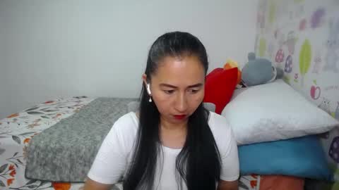 Snapshot of tyna_b chatting on May 2026 02:57:02 PM Tyna online show from May 2026 02:57:02 PM