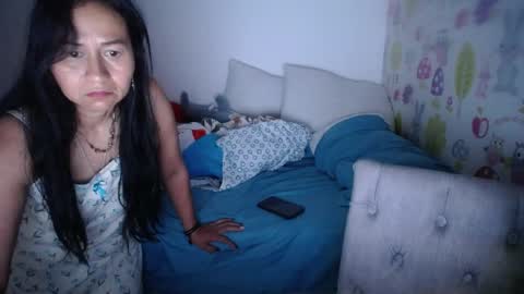 Snapshot of tyna_b chatting on May 2026 11:28:02 AM Tyna online show from May 2026 11:28:02 AM