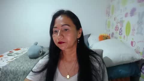 Snapshot of tyna_b chatting on May 2026 02:19:02 AM Tyna online show from May 2026 02:19:02 AM