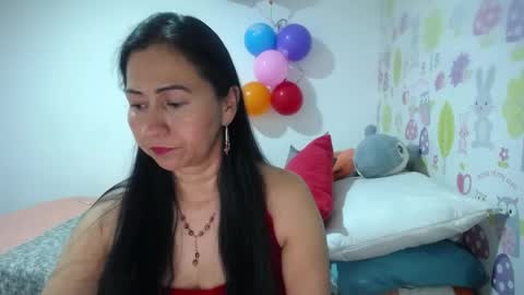 Snapshot of tyna_b chatting on June 2026 07:16:02 PM Tyna online show from June 2026 07:16:02 PM