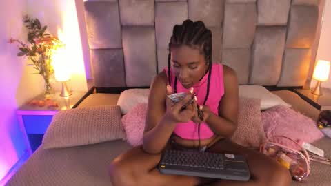 TYRA   online show from March 2026 12:12:02 PM