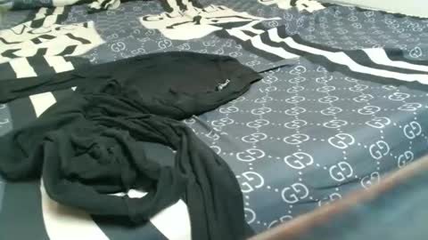 tyrahwang online show from January 2025 09:41:01 PM