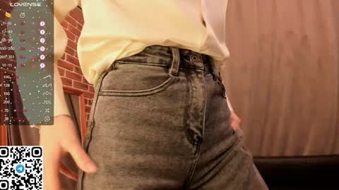 Snapshot of tyty_pupu chatting on December 2024 05:22:02 PM Christine 3 Next broadcast tomorrow at 2100 GMT 5 online show from December 2024 05:22:02 PM