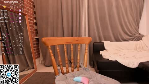 Snapshot of tyty_pupu chatting on January 2025 08:22:01 PM Christine 3 Next broadcast tomorrow at 2100 GMT 5 online show from January 2025 08:22:01 PM