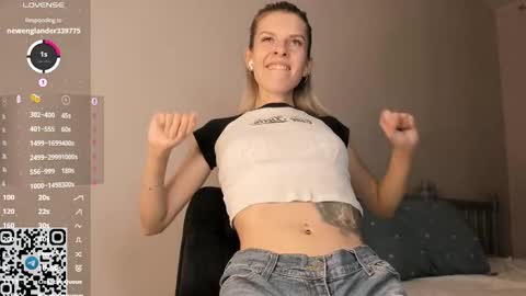 Snapshot of tyty_pupu chatting on September 2025 05:27:01 PM Christine 3 Next broadcast tomorrow at 2100 GMT 5 online show from September 2025 05:27:01 PM