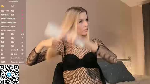 Snapshot of tyty_pupu chatting on October 2025 06:29:01 PM Christine 3 Next broadcast tomorrow at 2100 GMT 5 online show from October 2025 06:29:01 PM