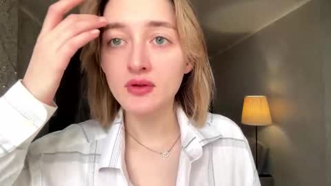 Emily online show from November 2025 09:19:02 AM