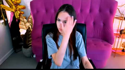 Ulia online show from October 2025 05:08:01 AM