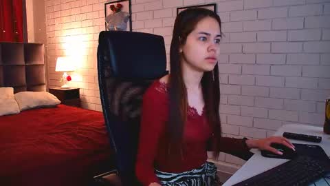 Ulia online show from April 2026 05:08:02 AM