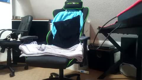 Snapshot of ultraunique chatting on January 2025 07:35:02 AM Mr. Mrs. Smith online show from January 2025 07:35:02 AM