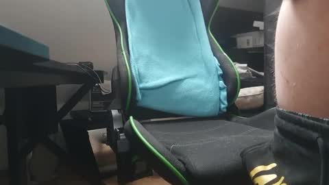 Snapshot of ultraunique chatting on March 2025 07:10:01 AM Mr. Mrs. Smith online show from March 2025 07:10:01 AM