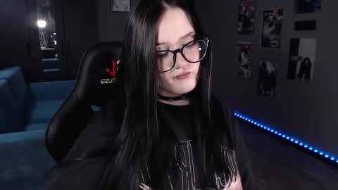 Snapshot of uminarin chatting on January 2025 01:45:02 AM Julia online show from January 2025 01:45:02 AM