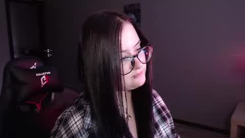 Snapshot of uminarin chatting on March 2025 08:57:01 AM Julia online show from March 2025 08:57:01 AM