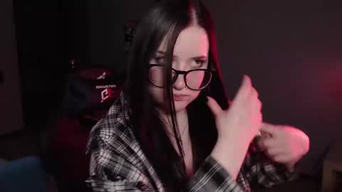 Snapshot of uminarin chatting on March 2025 12:01:02 PM Julia online show from March 2025 12:01:02 PM