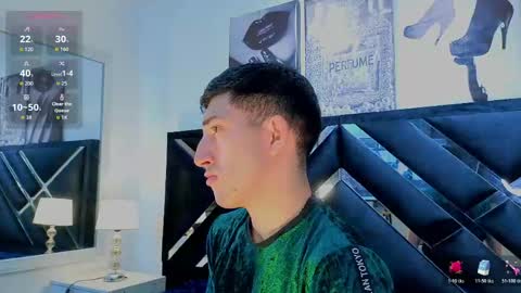 Snapshot of un_sluttyy chatting on April 2026 11:47:02 AM un_sluttyy online show from April 2026 11:47:02 AM