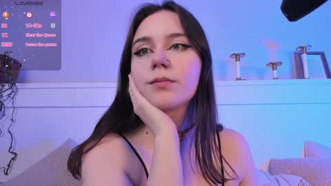 Una  online show from February 2025 12:44:01 PM