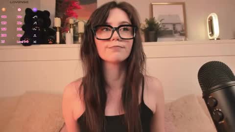 Una  online show from May 2026 10:11:01 AM